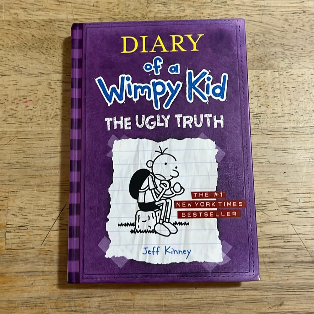 Diary of A Wimpy Kid Jeff Kinney #5 The Ugly Truth
